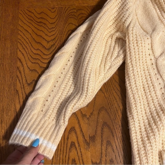 NEW Torrid Chunky Cable Knit Boyfriend V-Neck Cardigan Sweater in Butter Sz 3 - Picture 8 of 15